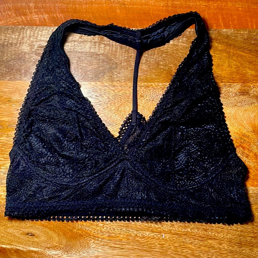 BRANNND NEWWW 🔥🔥 Victoria’s Secret Large black bralette never worn !